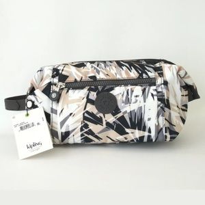 KIPLING💛Aiden Toiletry Bag with Urban Palm Print.
